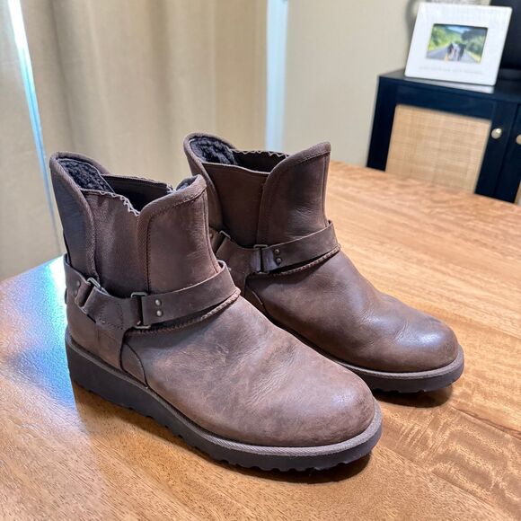 UGG Glen Water Resistant, Ankle Boots, Women’s US 7 / Brown / Great Condition - Picture 1 of 7